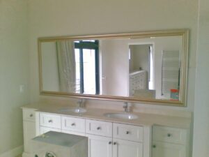 Double vanity bathroom